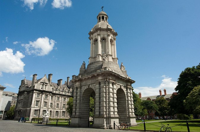 2 Hours Senior’s Historical Private Walking Tour of Dublin - Dublin Castle and the city’s political past