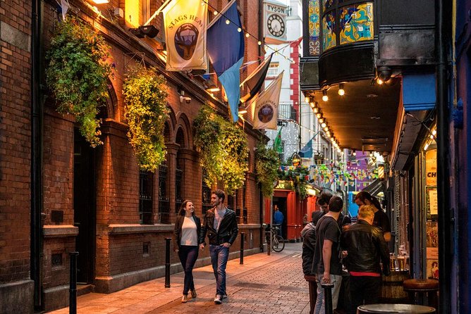 90 Minute Dublin Walking tour and Sightseeing tips - O’Connell Street and the General Post Office