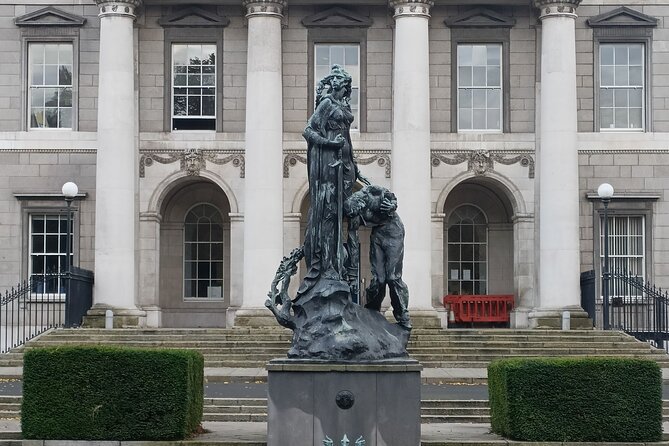 A Self Guided Walking Tour of Dublin's Docklands - Bridges and engineering along the Liffey