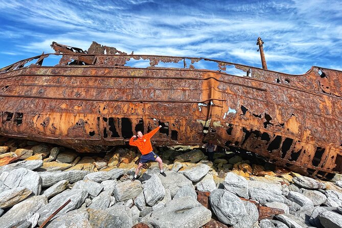 Aran Islands Bike Tour with Tea and Scones from Galway - Two hours on bikes among ruins and shipwrecks