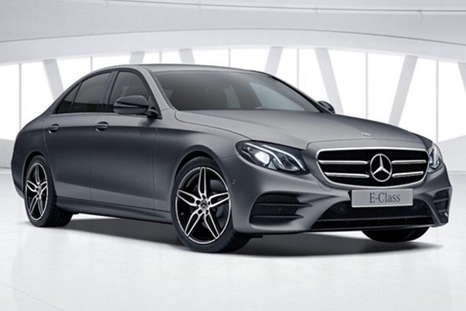 Arrival Transfer: Dublin Airport DUB to Dublin in Business Car - A calm first step after landing at Dublin Airport