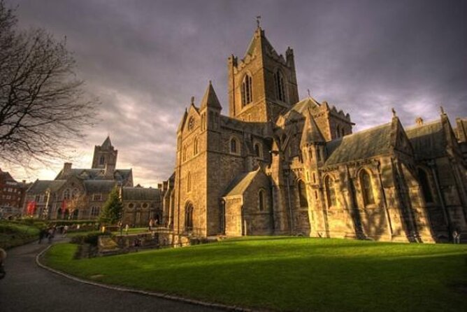 Book of Kells, Dublin Castle, Christ Church Cathedral Tour - A brisk introduction to Dublin on foot