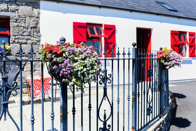 Caherconnell Fort & Sheepdog Demonstrations - Covered seating makes a real difference