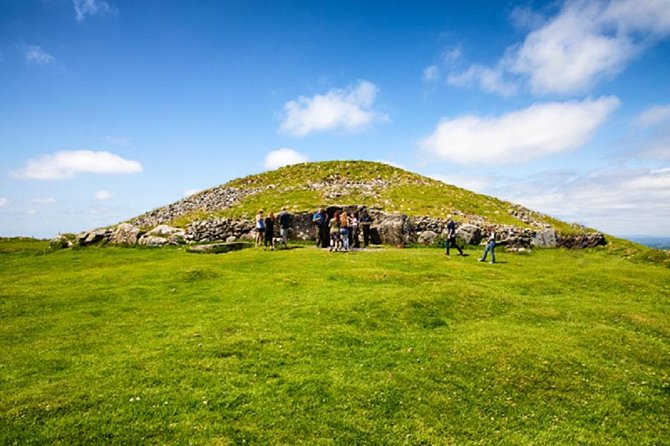 Celtic Boyne Valley & Ancient Sites Day Tour From Dublin - The guides are a major part of the value
