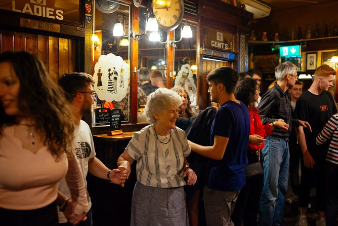 Classic Irish Pubs Private Tour of Dublin: Live Music, Beer and Nightlife - A private way to meet Dublin after dark