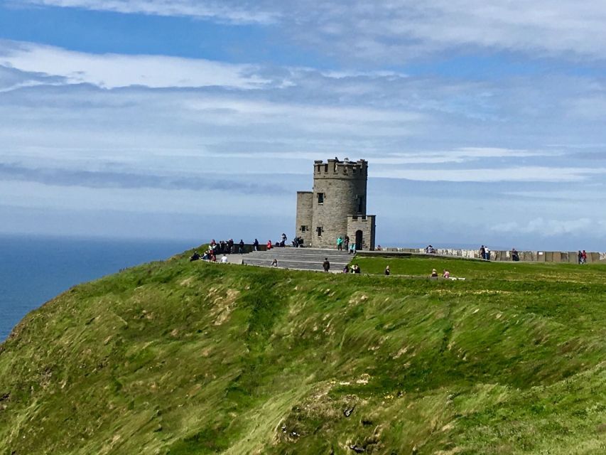 Cliffs of Moher and Galway Tour in Italian or Spanish - The guide and language choice