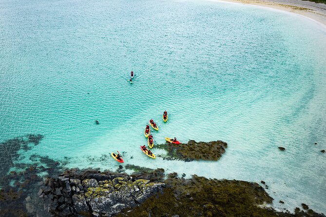 Connemara Coastal kayaking - Following the coast toward quiet beaches