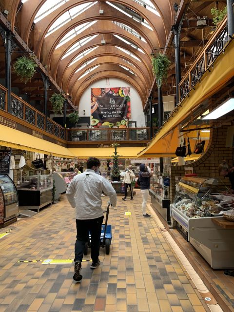 Cork: Guided Historical Walking Tour - Careys Lane and the Huguenot cemetery
