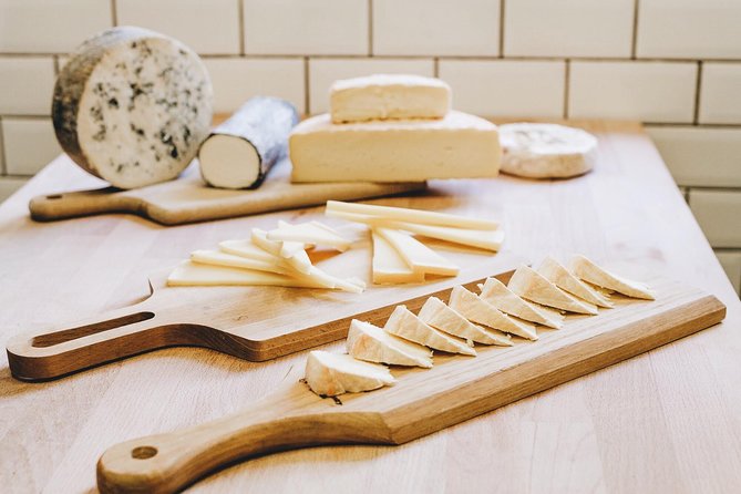 Delicious Dublin Food Tour - The guides are a major part of the value