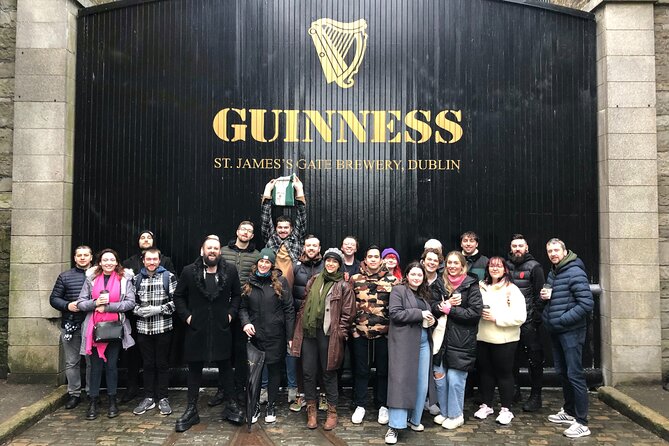 Drinks on Foot: Dublin Traditional Pub Tour - Fourth stop: finishing near Dublin’s best-known sights