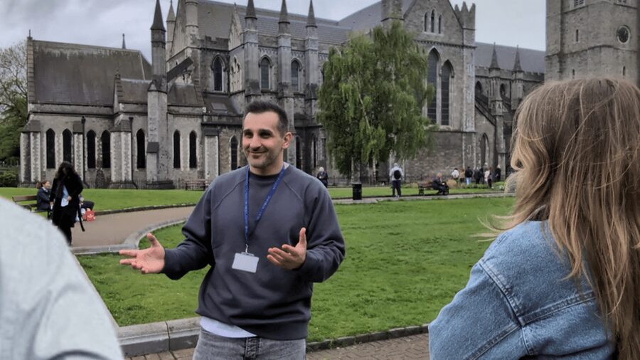 Dublin: 2 Hour City Center Guided Walking Tour - Dublin Castle, power, and the stolen jewels