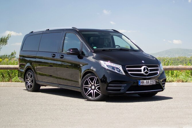 Dublin Airport (DUB) Private Transfer to Dublin City Centre - From Dublin Airport arrivals to your hotel door