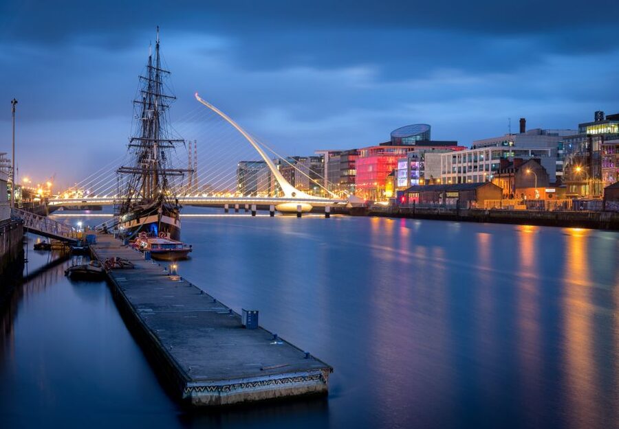 Dublin: Big Bus Panoramic Night Tour with Live Guide - Georgian Dublin at Merrion Square
