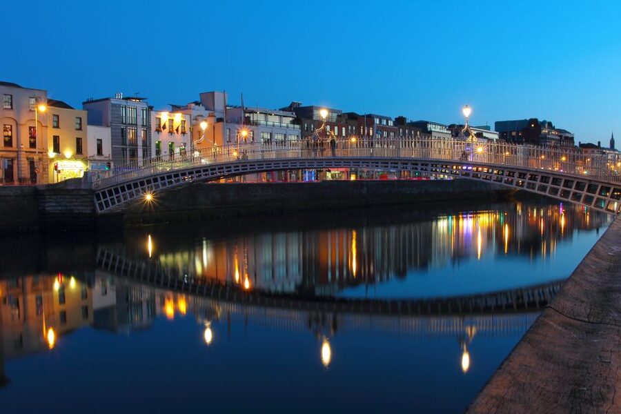Dublin: Big Bus Panoramic Night Tour with Live Guide - Returning past the Spire