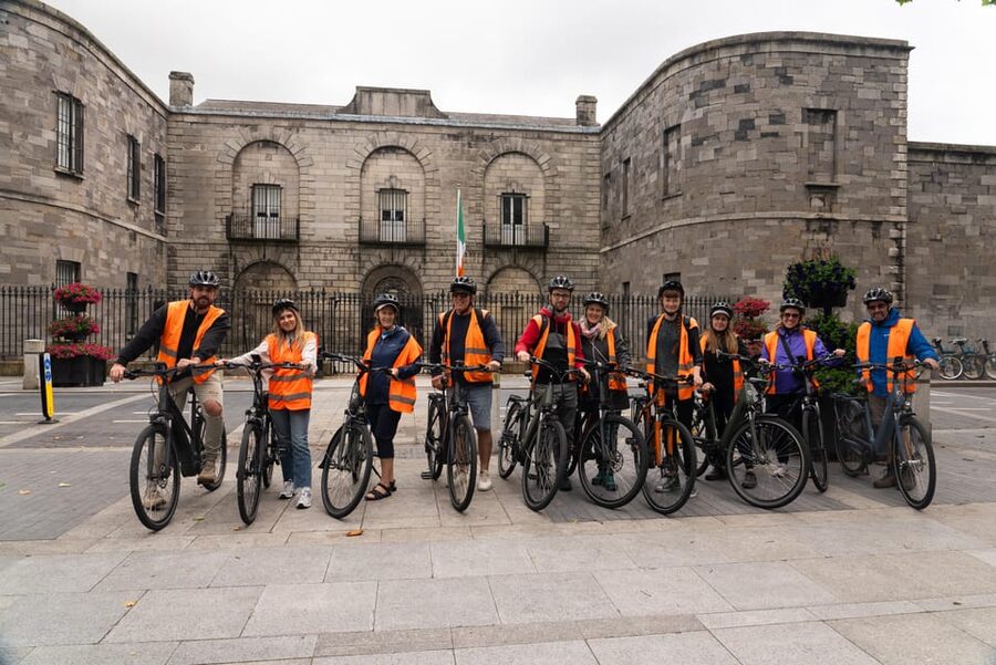 Dublin: Bike & E-Bike Tour with a Local Guide - Christ Church Cathedral and the ride home