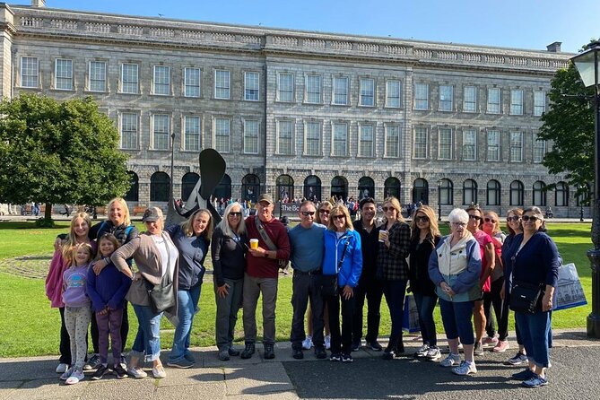 Dublin Book of Kells, Castle and Molly Malone Statue Guided Tour - Ten minutes at the Trinity College shop