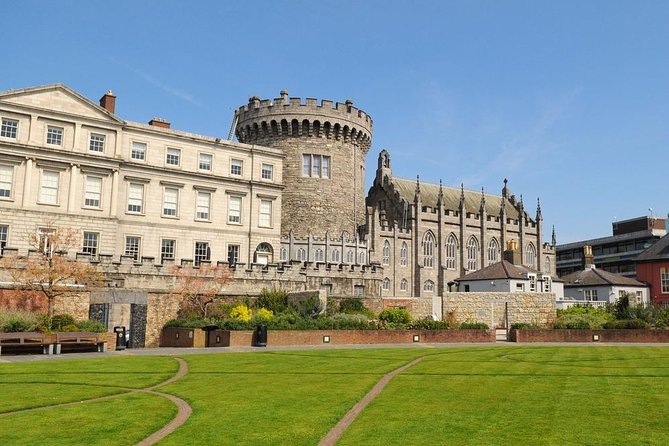 Dublin Book of Kells, Castle and Molly Malone Statue Guided Tour - Walking through Dublin Castle’s outer grounds