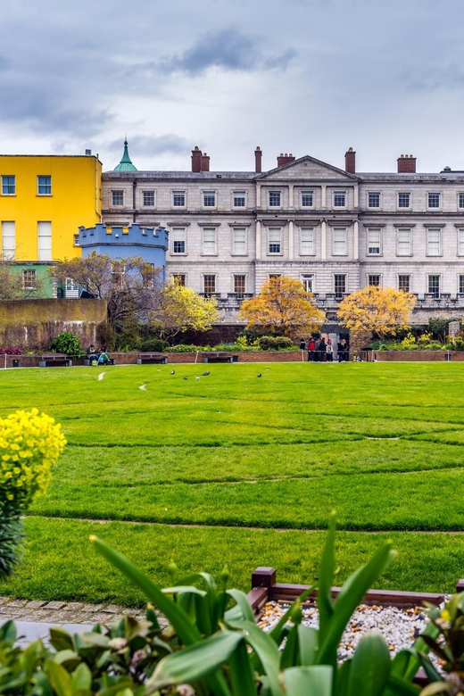 Dublin: Book of Kells, Dublin Castle and Christ Church Tour - Trinity College and the Old Library