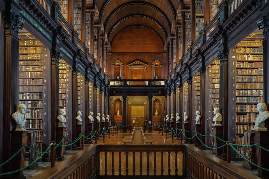 Dublin: Book of Kells, Dublin Castle and Christ Church Tour - Meeting at Wellington Quay in Temple Bar