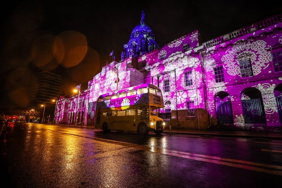 Dublin: Christmas Lights Festive Bus Tour with Afternoon Tea - Dublin City Hall Under Christmas Lights