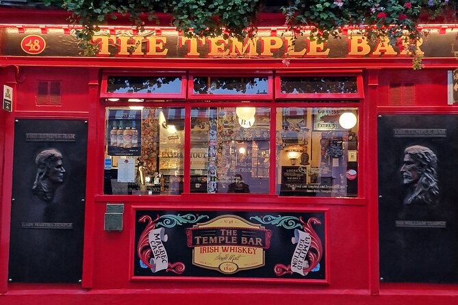 Dublin Express Private Guided Walking Tour - Molly Malone and the everyday Dublin around her