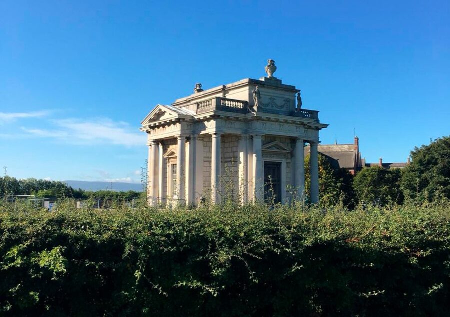 Dublin: Full-Day Howth and Malahide Castle Tour - Casino Marino, a curious first stop