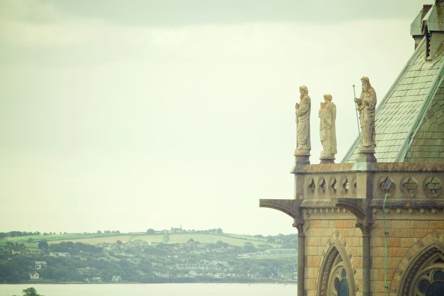 Dublin: Full-Day Tour to Cork, Cobh and Blarney Castle - Blarney Castle and the famous stone