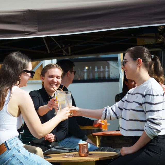 Dublin: Gin Masterclass with Welcome Drink & Tasting Flight - The 120 botanicals and the story behind the spirit