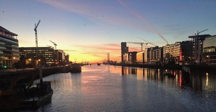 Dublin: Guided Bike & E-Bike Tour - Writers, poets, painters, and unusual Dublin characters