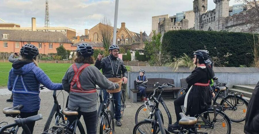 Dublin: Guided Bike & E-Bike Tour - Why a bicycle works well in Dublin
