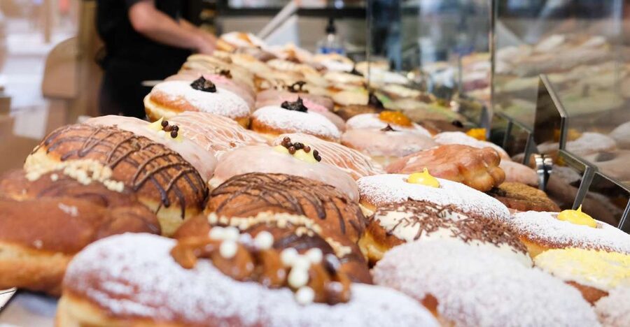 Dublin: Guided Delicious Donut Tour with Tastings - Grafton Street and the Molly Malone stop