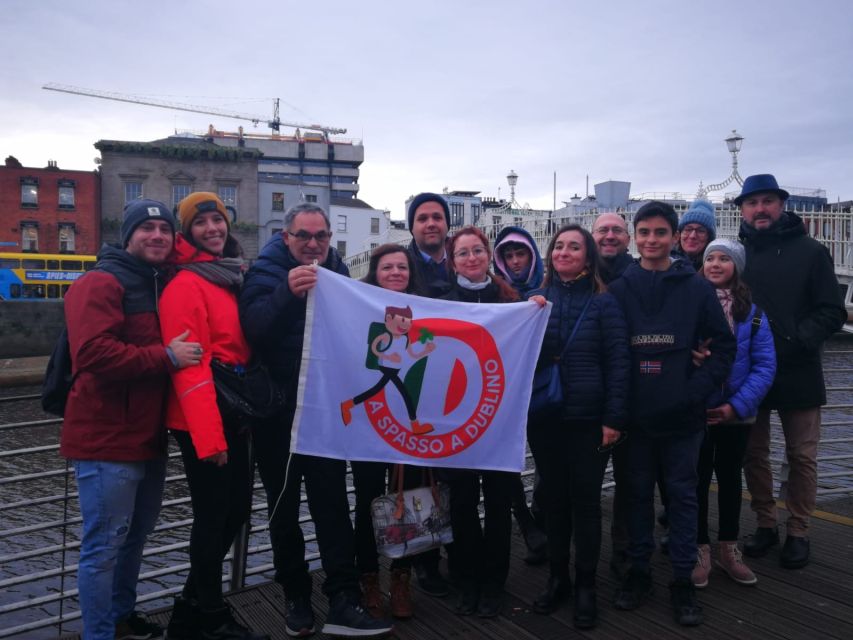Dublin Highlights: 2.45-Hour Walking Tour in Italian - What the guide adds to the three-hour route