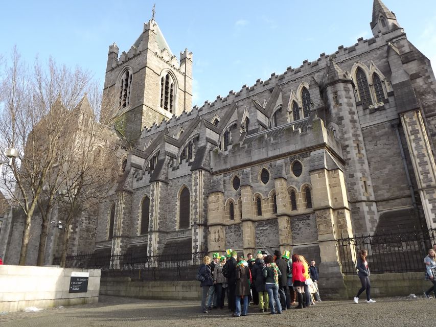 Dublin: Highlights and Hidden Corners Walking Tour - City Hall, Dublin Castle, and the medieval quarter