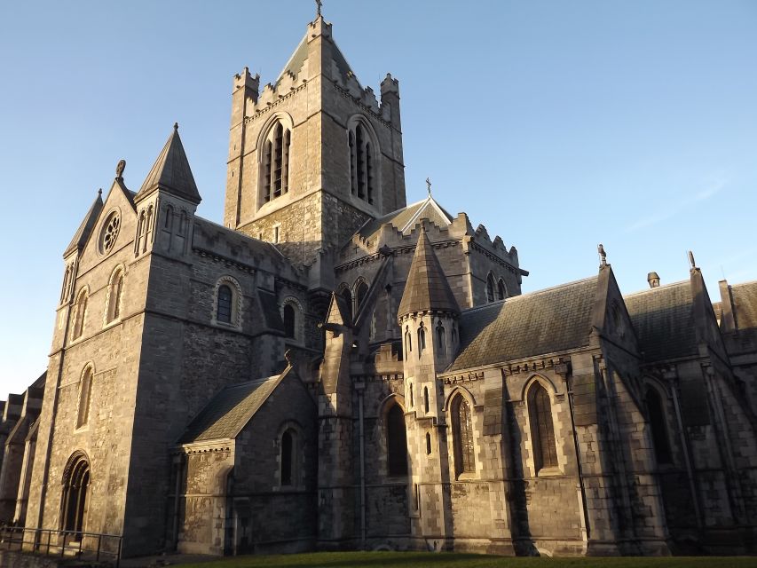 Dublin: Highlights and Hidden Corners Walking Tour - Henry Street, Moore Street, and everyday Dublin