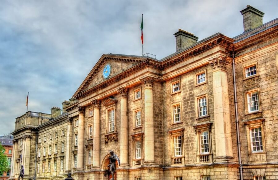 Dublin: Historical and Cultural Historical Walking Tour - Trinity College in the final stretch