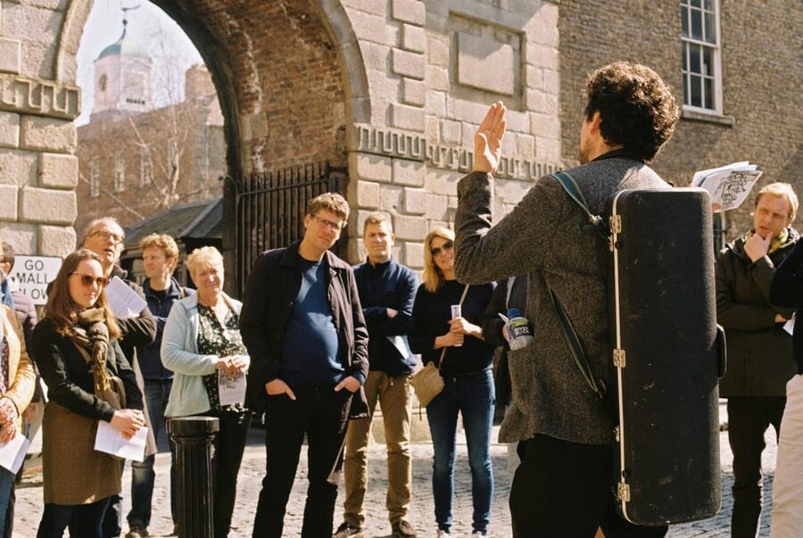 Dublin: Irish Music Walking Tour with Live Performance - The opening: learning to hear Dublin through song
