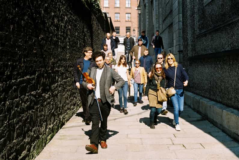 Dublin: Irish Music Walking Tour with Live Performance - Meeting under the green umbrella