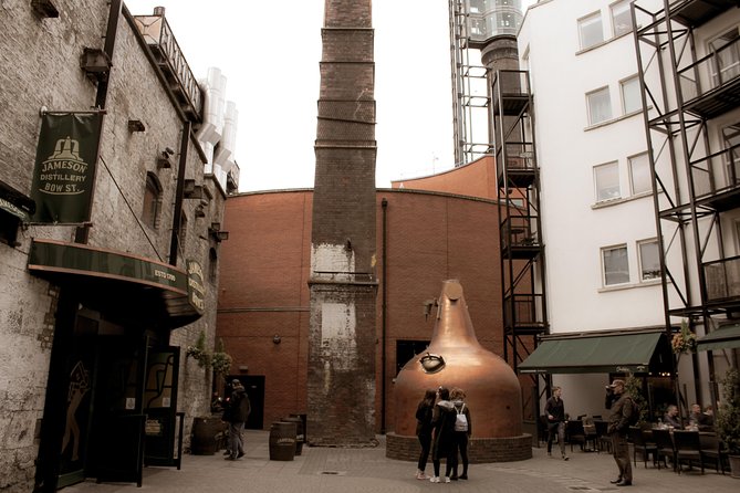 Dublin Jameson Distillery and Guinness Storehouse Guided Tour - Guides make or break the walking portion