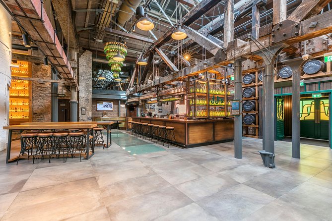 Dublin Jameson Distillery Bow St. Tour and Tasting 45 mins - JJ’s Bar and the Jameson Ginger and Lime drink