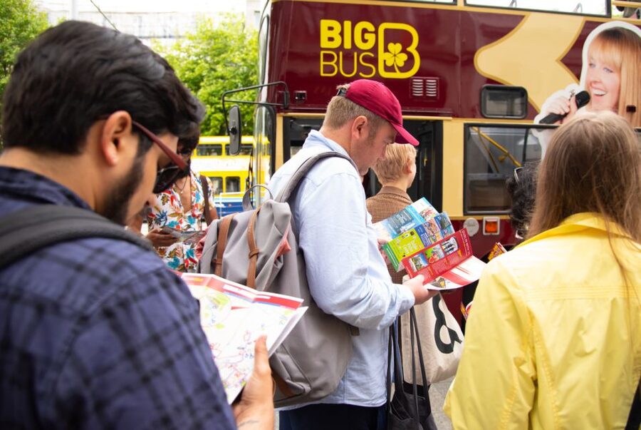 Dublin: Jameson Whiskey Distillery & Hop-on Hop-off Bus Tour - The walking tour fills the gaps
