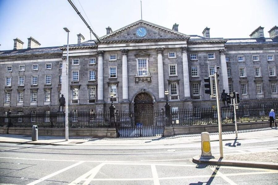 Dublin: Legends, Ghosts & Ghouls Walking Tour - Starting at Merrion Square with Maud Gonne