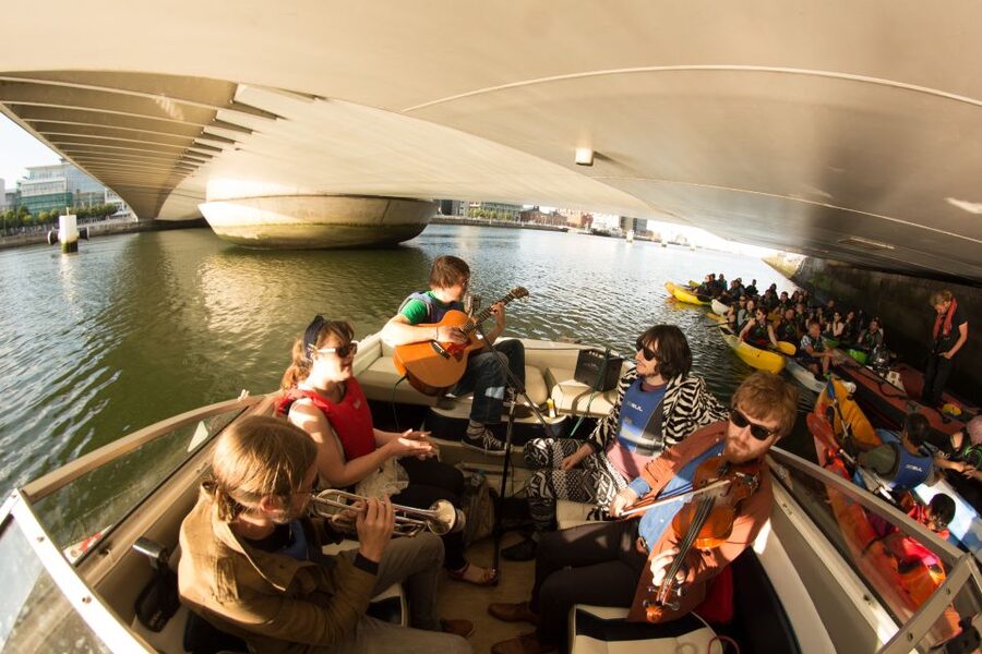 Dublin: Music Under the Bridges Kayaking Tour - Why the bridge acoustics make the music work