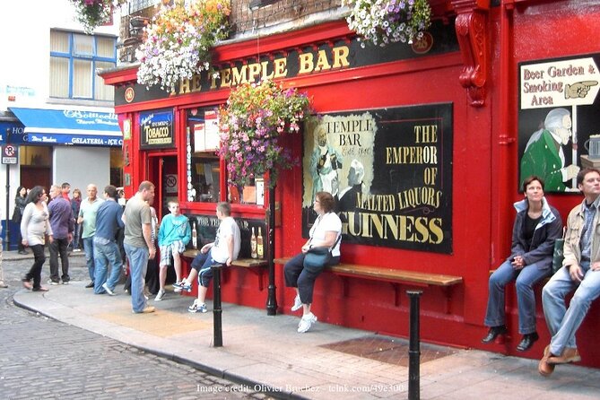 Dublin Off-The-Beaten-Path Private Literary Walking Tour - Meeting Oscar Wilde in Merrion Square