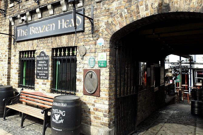 Dublin Old Town: Famous Pubs Exploration Game and Tour - Why the $8.97 price can be good value