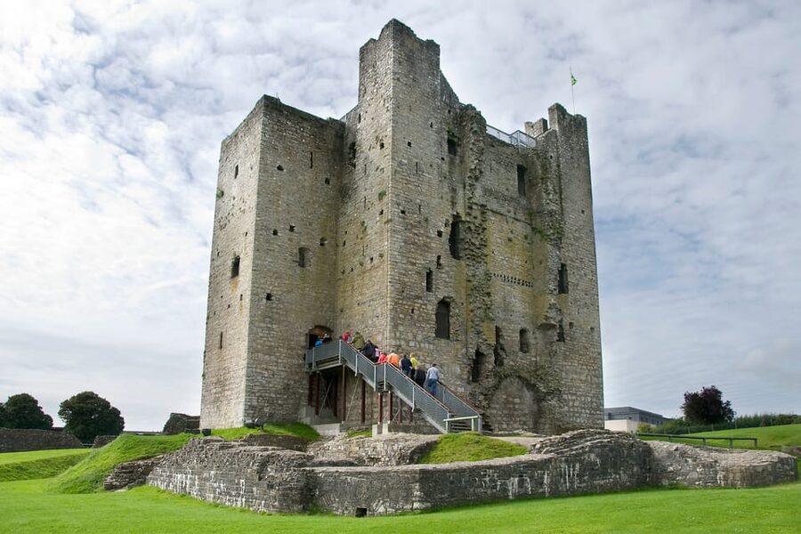 Dublin: Private Boyne Valley and Trim Castle Day Tour - Why a Private Guide Changes the Day