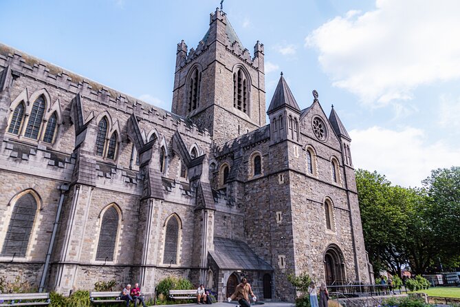 Dublin: Private Chauffeur Tour - Temple Bar: lively streets, shops, and a snack break