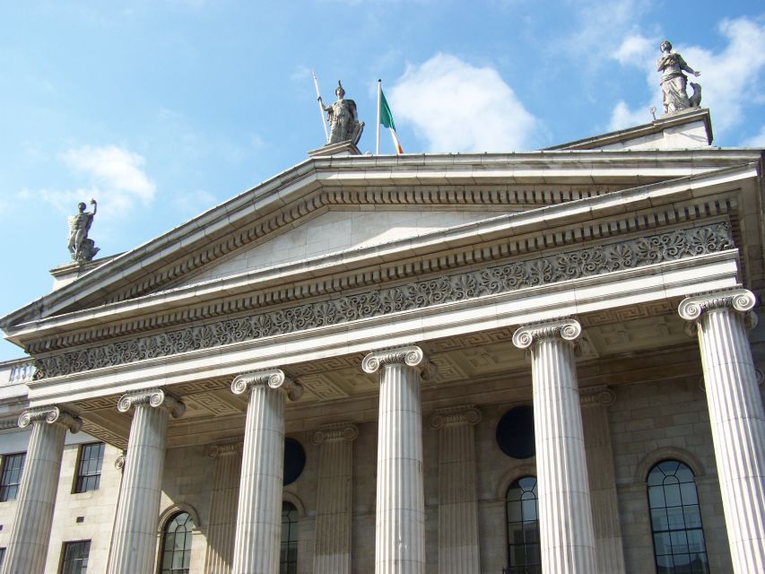 Dublin: Private City Tour in German - Choosing history, architecture, or darker Dublin