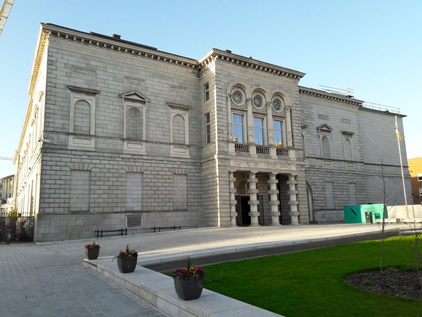 Dublin: Private Tour of City Monuments in Spanish - Why a private Spanish tour can work well in Dublin