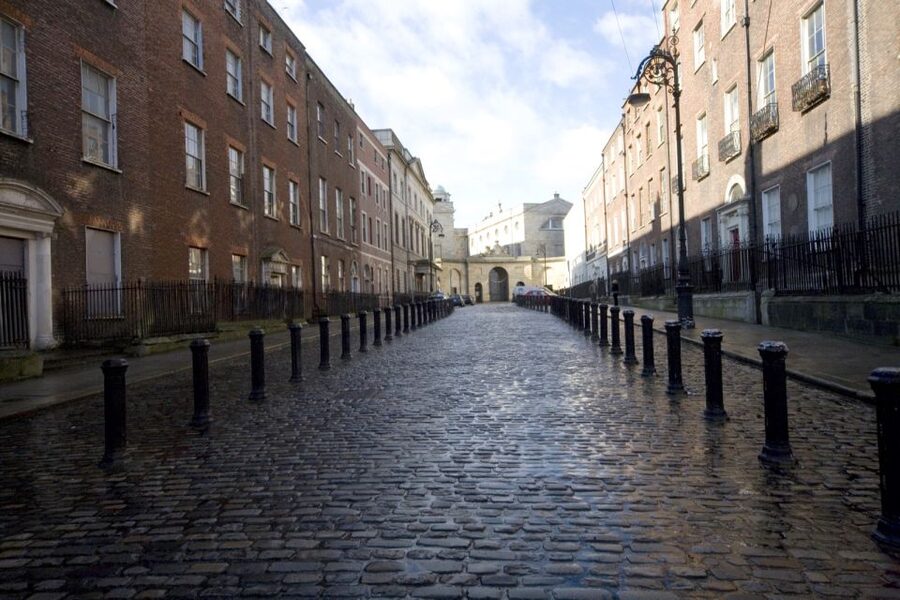 Dublin: Private Tour of City Monuments in Spanish - The route depends on your time choice
