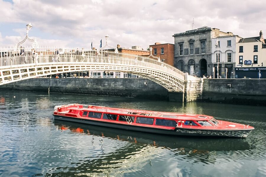 Dublin: River Liffey Sightseeing Cruise - Meeting point and timing